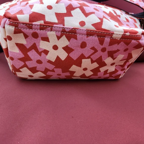 Maika Mini Tote in Pink Red & White Geometric Flowers EUC - Picture 4 of 5